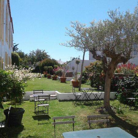 Hotel L'Escale A L'Ile D'Yeu Exteriör bild